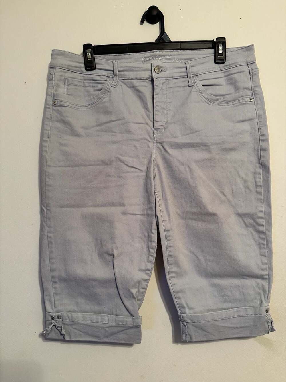 Gloria Vanderbilt All-Around Slimming Effect Cuffed Denim Bermuda Shorts Size 16